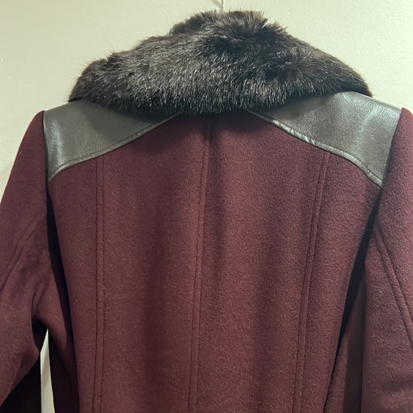 Faux fur coat. - Picture 6 of 9